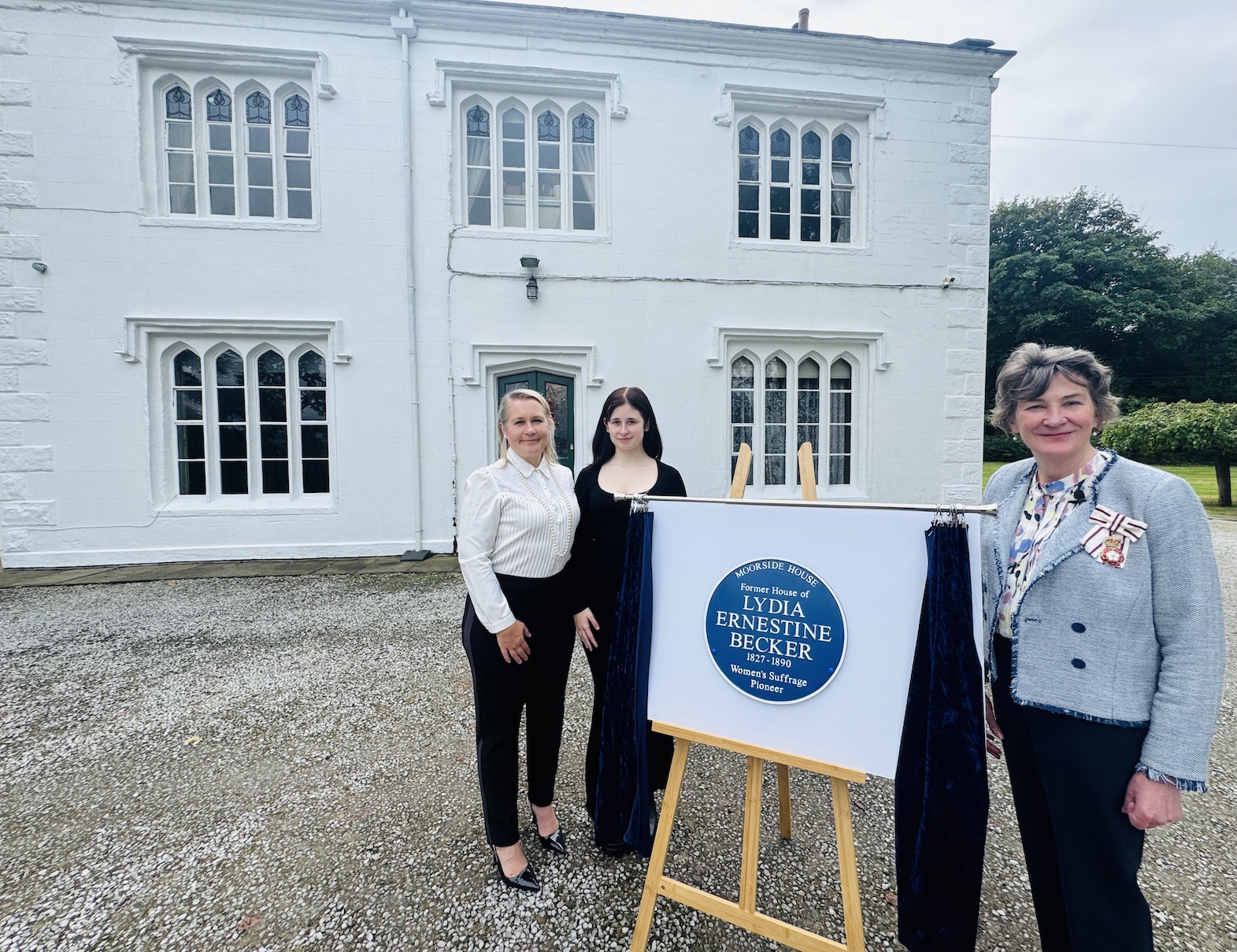 moorside-house-in-altham-lancashire-has-unveiled-a-blue-plaque
